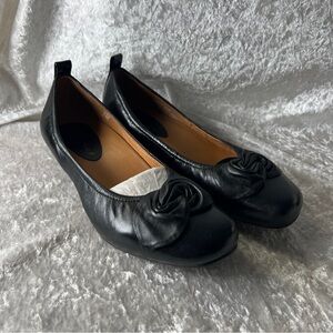 Elegant Black Leather Women's Flats